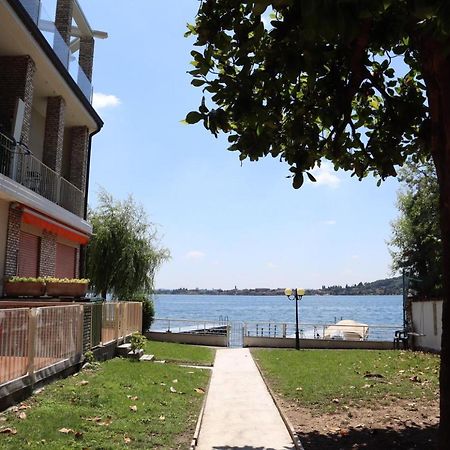 La Finestra "Sul Lago" Predore Extérieur photo