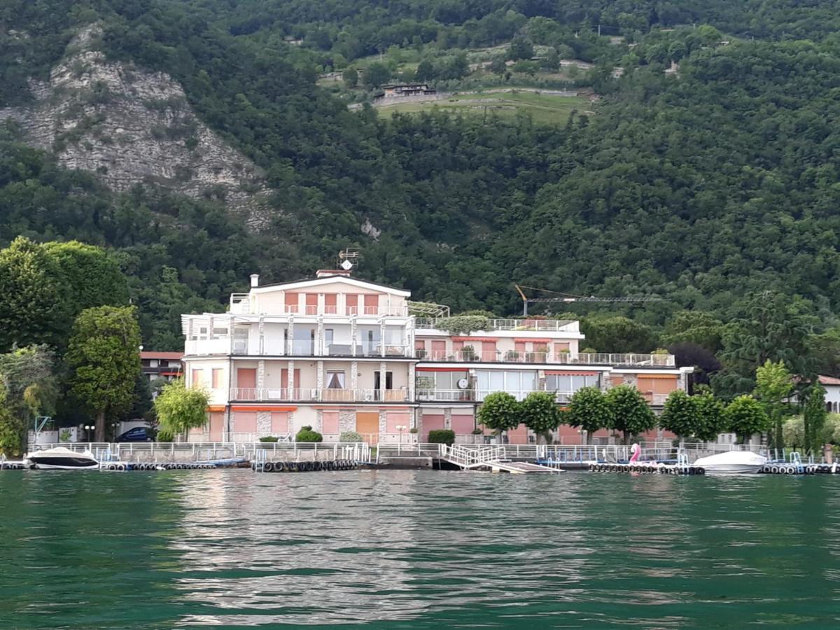 La Finestra "Sul Lago" Predore Extérieur photo