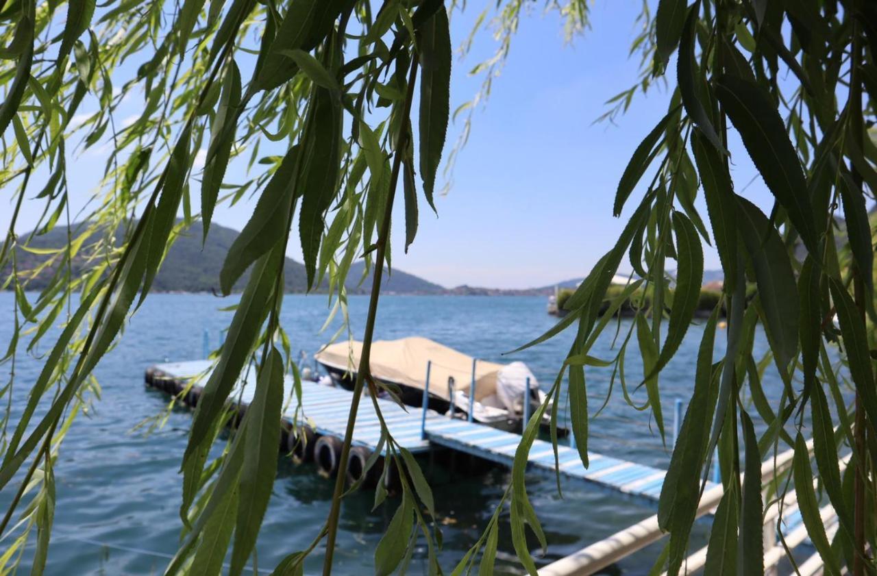 La Finestra "Sul Lago" Predore Extérieur photo