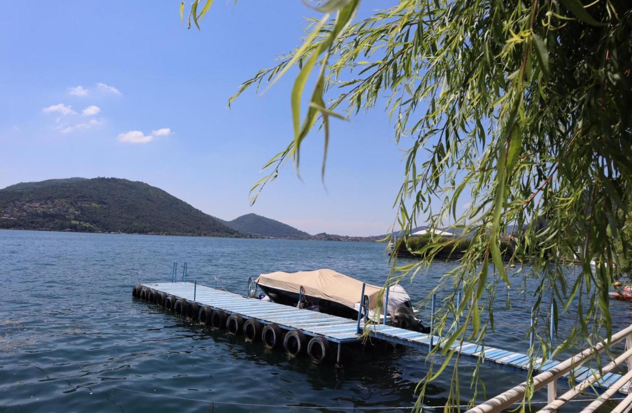 La Finestra "Sul Lago" Predore Extérieur photo