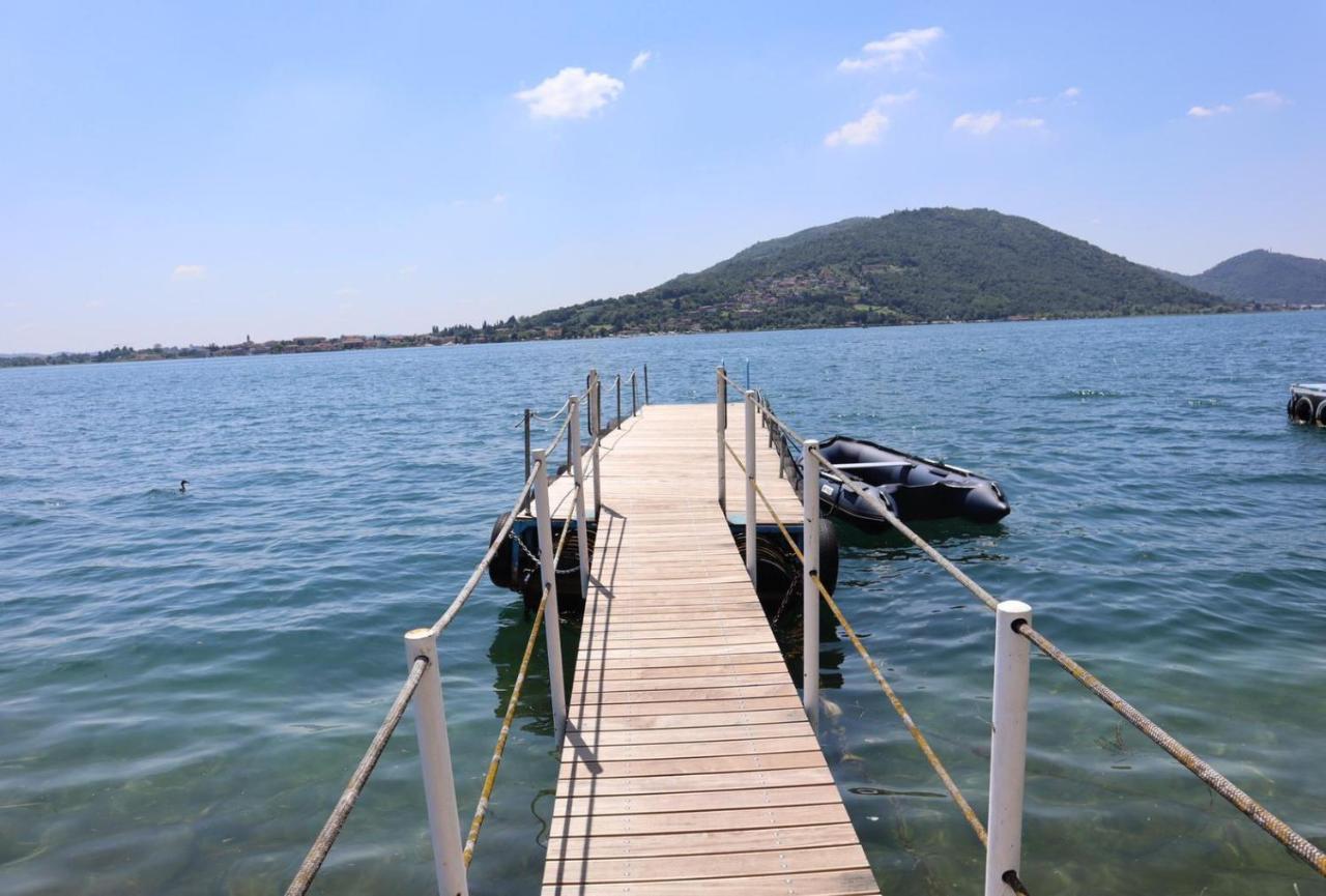 La Finestra "Sul Lago" Predore Extérieur photo